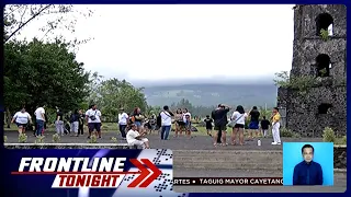 Mga turista sa Albay, hindi nagpaawat kahit nag-aalboroto ang Bulkang Mayon | Frontline Tonight