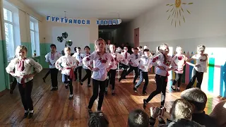 Танець Україна вишиванка