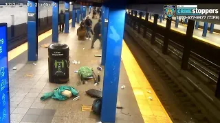 2 men fall onto tracks while fighting in NYC subway