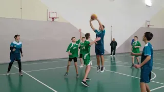 "Пліч-о-пліч" баскетбол команда Колодистенської гімназії проти команди Ладижинського ліцею(хлопці)