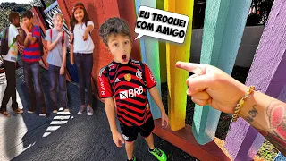 Peguei Ele Trocando o Uniforme Do Neymar Pelo Do Flamengo Na Escola!