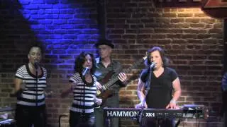 Doña Oxford - You Can Only Do Wrong - Live at Witzend