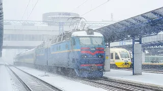 🇺🇦"InterCity коротыш" Електровоз ЧС8-012 з поїздом  IC 749 Київ-Львов