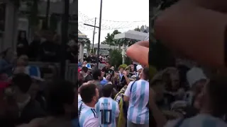 Peruanos, Argentinos, Colombianos se encontraron en Rusia y esto pasó....