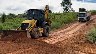 CAMINHÕES, PÁ CARREGADEIRA E RETROESCAVADEIRA! INSTALAÇÃO DE TUBO. #trabalho #caminhão   #maquinas