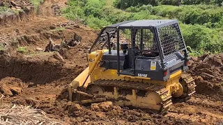 Membuat Jalan Di Lahan Baru Kebun Sawit Dengan Alat Berat Bulldozer Shantui