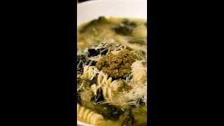 Green Minestrone Soup (Fast & Easy)  🥣 #shorts