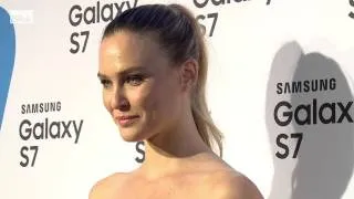 Supermodel Bar Refaeli | Mit Baby im Bäuchlein in Zürich