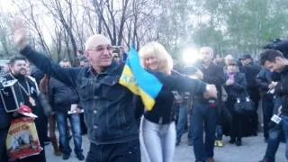 Танцы под украинские песни, Донецк,17.04.14