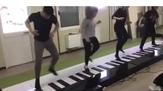 Despacito on a giant piano