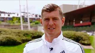 Toni Kroos Academy - Toni Kroos teaching football