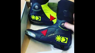 Unboxing Dainese boots replica Valentino Rossi