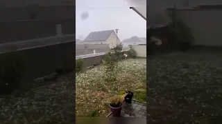 Giant hailstorm attack southwest France, destroyed cars and trees