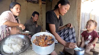 Jina is invited by Rita for Lunch