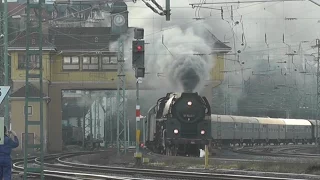 01 533 mit Dampfschnellzug nach Neustadt an der Weinstraße | 01 533 voll in Fahrt