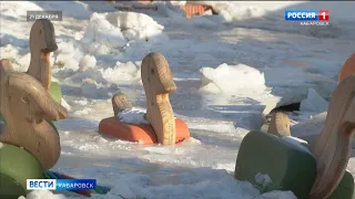 Детский городок на Блюхера ушёл под лёд: кто в ответе за порыв коммуникаций