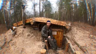 ВЕРНУЛСЯ В ЗЕМЛЯНКУ/ГРЕЮСЬ У ТЕПЛОЙ ПЕЧИ.