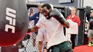 Terence Crawford PUMMELING heavy bag during workout for Errol Spence Jr!