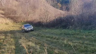 Dacia Duster 4x4 up the hill