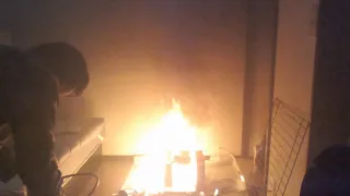 【放送事故】ゲーム実況者さん、料理配信中にガチの火事になってしまう