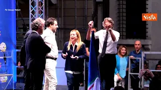 Giorgia Meloni e Salvini di nuovo insieme sul palco a Verona