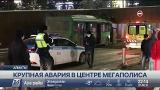 Авария с участием пассажирского автобуса произошла в Алматы
