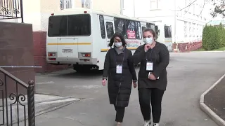 В Черкесске волонтеры развозят больным бесплатные лекарства от COVID-19