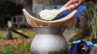 Steaming Rice in a Bamboo Basket: Mov Vum Cub