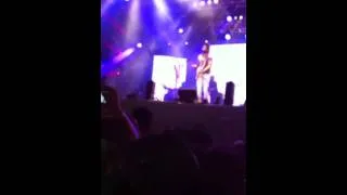 Gusttavo Lima cantando 60 segundos em Contagem.