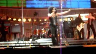 Tina Turner - Lisa Fischer - It's only rock'n roll - Stones Medley - 21.03.2009 - Arnhem - Gelredome