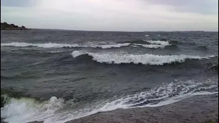 06.10.2021г. Новая Каховка. Водохранилище. Штормит.