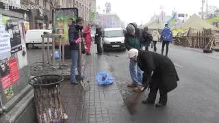 На ЄвроМайдані влаштували толоку