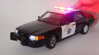 1:18 Police Crown Victoria with CUSTOM LIGHTS [Build + Review]