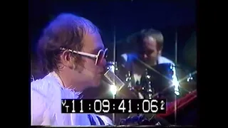 Elton John - The Bitch Is Back (Live at The Hammersmith Odeon, 1974)