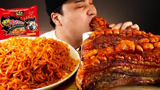 Today's mukbang, I'll eat crispy pork belly & fried chicken fried noodles.