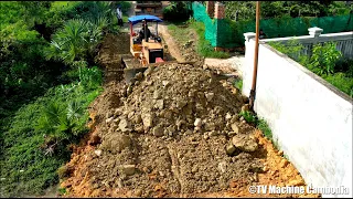 Excellent Building Foundation Village Road Construction By Dozer & Truck 5TON Spreading Rock