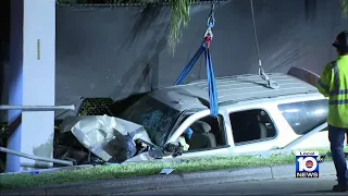 Early morning crash under investigation in Fort Lauderdale