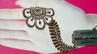 Beautiful mehndi design using blade || Simple mehndi design for back hand || kalpana mehndi designs