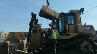 Монтаж двигателя CAT 3408 и выпуск бульдозера Caterpillar D9R на линию