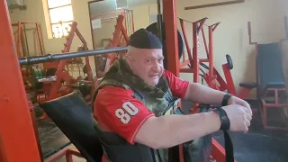 Incline bench work for a large volume of strength and tendons 415kg​.