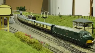 D602 'Bulldog' Arrives and departs from 'Ashprington Road'