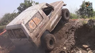 Off Road Toyota Land Cruiser 4x4 Extreme Skils [Full HD]