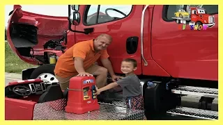 Kruz Putting Fuel In A Freightliner Rollback Little Tikes Cozy Coupe Gas Pump