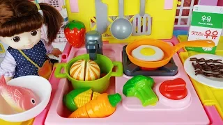 Baby doll food cart and cooking toys play 콩순이가 똘똘이 주방 카트로 줄 음식을 만들어요!  부엌놀이 주방놀이 장난감 | 토이몽 TV