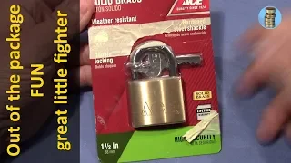 (picking 535) Out-of-the-package fun with an ACE 5-pin padlock sent by William - thanks a lot for it