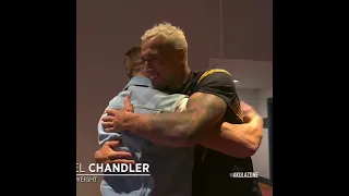 Charles Oliveira and Michael Chandler met with respect 🤝