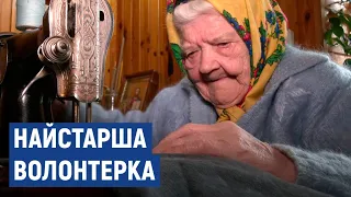 91-річна черкащанка щодня шиє подушки для захисників України
