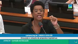 PROFESSORES DEVEM ENSINAR QUE BOLSONARO É GENOCIDA, AFIRMA DEPUTADA DO PT CAROL DARTORA