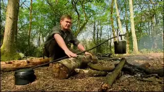 Ray Mears - How to make a simple pot hanger, Wild Food