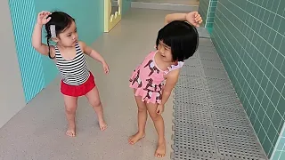 [SUB] Un mignon petit coréen apprend à s'échauffer avant de nager. 🏊‍♀️